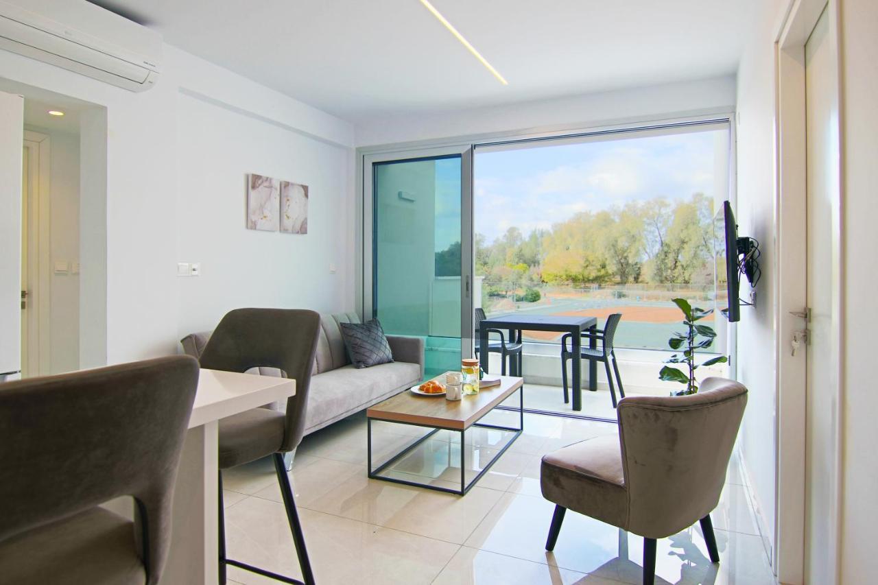 Ferienwohnung Phaedrus Living - Seaside Executive Flat Harbour 101 Paphos Exterior foto