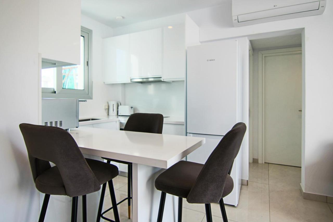 Ferienwohnung Phaedrus Living - Seaside Executive Flat Harbour 101 Paphos Exterior foto