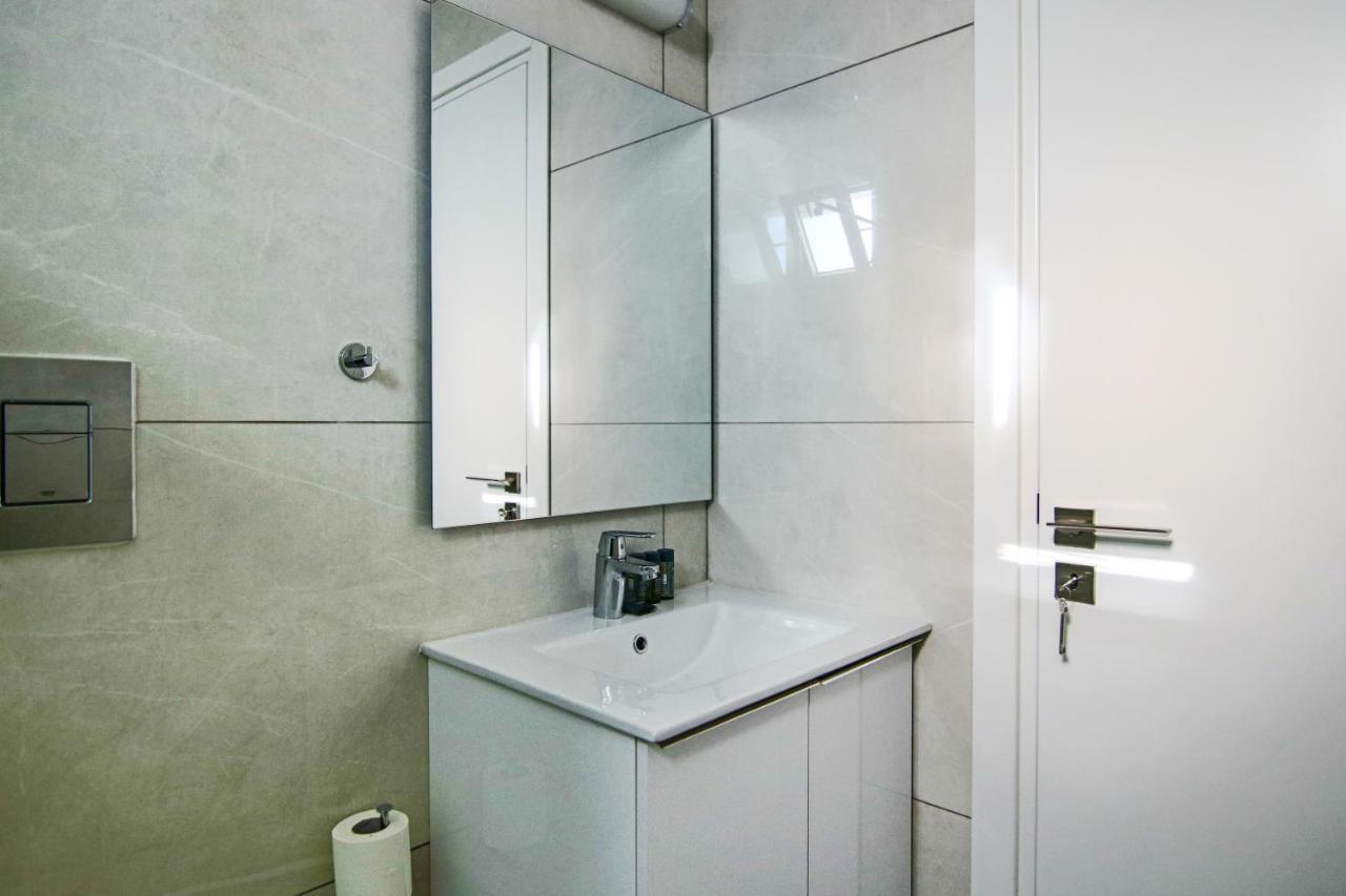Ferienwohnung Phaedrus Living - Seaside Executive Flat Harbour 101 Paphos Exterior foto